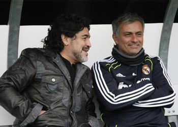 فيديو مورينيو متأثر ا بوفاة مارادونا سأفتقد مكالماته أخبرني دائم ا أنني الأفضل