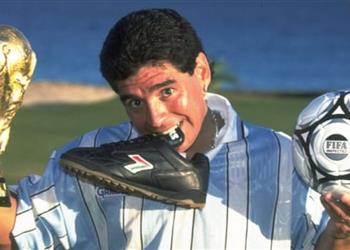 صديقه مارادونا ترك نفسه يموت وعائلته يمزقون شعر بعضهم