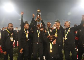 فرانس فوتبول موسيماني تميمة حظ الأهلي أمام الزمالك أوفى بوعده للملايين