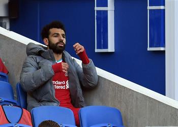 بالفيديو محمد صلاح يغادر مباراة برايتون غاضب ا بعد تبديله بـ ساديو ماني