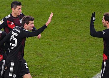 فيديو بايرن ميونخ يقلب الطاولة على شتوتجارت بثلاثية في الدوري الألماني