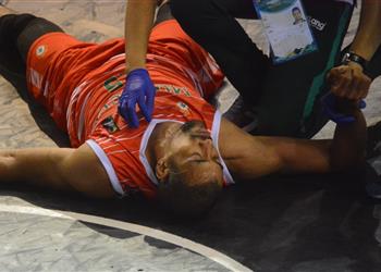 صور إصابة لاعب منتخب المغرب للسلة بإرتجاج في المخ أمام أوغندا