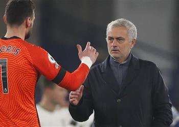 مورينيو سعيد برد فعلنا على التعادل مع تشيلسي والصدارة هدية لجمهور توتنهام