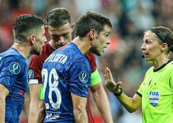 بيرلو عن حكم مباراة يوفنتوس ودينامو كييف لا فارق بين الرجال والنساء