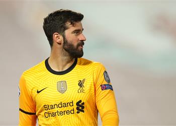 بعد استبعاده أمام أياكس كلوب يكشف حقيقة إصابة أليسون بفيروس كورونا