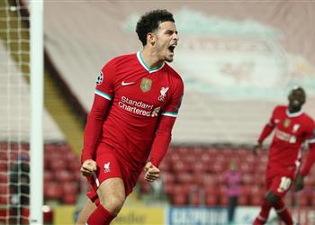 فيديو جونز يسجل هدف ليفربول الأول من خطأ فادح لـ حارس أياكس