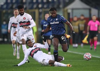 فيديو أتالانتا يتعادل مع ميتلاند ويضرب موعد ا ناري ا مع أياكس في دوري أبطال أوروبا