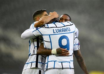 لوكاكو يوضح سبب انفعاله على باريلا ويؤكد كنا محظوظين بتقنية الفار