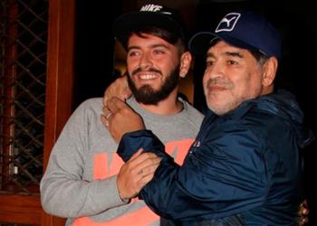 ابن مارادونا لفتة ميسي أبكتني والقميص 10 يجب أن يل غى من برشلونة