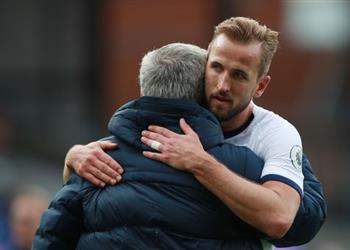 مورينيو يثير الغموض حول مشاركة هاري كين مع توتنهام ضد آرسنال