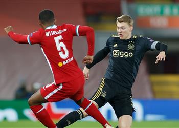 ليفربول يتلقى ضربة قوية من مدافع أياكس