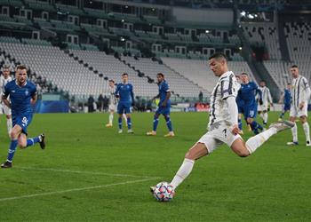 فيديو كريستيانو رونالدو يسجل هدف يوفنتوس الثاني أمام دينامو كييف