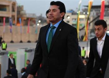 وزير الرياضة يصل مقر الزمالك للاجتماع باللجنة المؤقتة