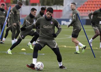 قائمة أتلتيكو مدريد لمباراة بلد الوليد عودة سواريز و5 غيابات