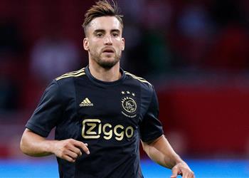 أياكس يصدم برشلونة ويعلن تجديد عقد تاجليافيكو