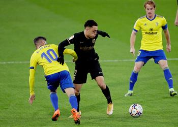 فيديو خيمينيز يسجل هدف قادش الأول أمام برشلونة