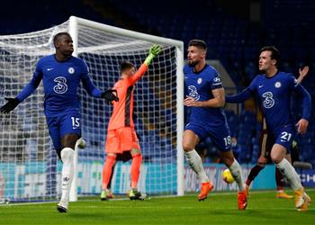 فيديو في ليلة إصابة زياش تشيلسي يتصدر الدوري الإنجليزي بثلاثية أمام ليدز