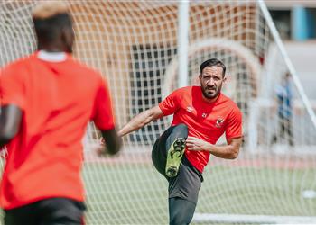 علي معلول الأهلي قادر على تحقيق الخماسية