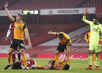 مدرب ولفرهامبتون يكشف خبر ا سار ا بشأن تطورات إصابة راؤول خيمينيز