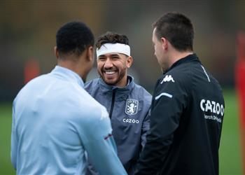 مدرب أستون فيلا يكشف هل يشارك تريزيجيه أمام ولفرهامبتون بعد إصابته