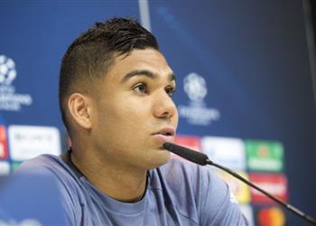 كاسيميرو بوروسيا مونشنجلاباخ مباراة نهائية وزيدان وراموس تاريخ في ريال مدريد