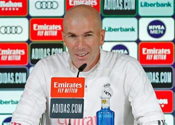 زيدان يرد على إمكانية إقالته حال خسارة ريال مدريد أمام مونشنجلادباخ