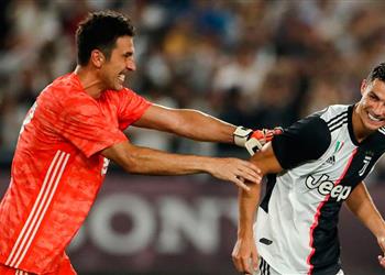 تشكيل يوفنتوس ضد برشلونة بوفون أساسي ا ورونالدو وموراتا في الهجوم