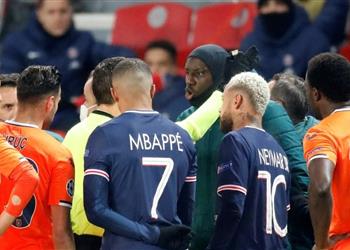 رئيس كاف الموقوف محاربة ديمبا با للعنصرية فخر للعالم وإفريقيا