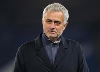 مورينيو عن مباراة باريس سان جيرمان وباشاك شهير أيقونة لمحاربة العنصرية