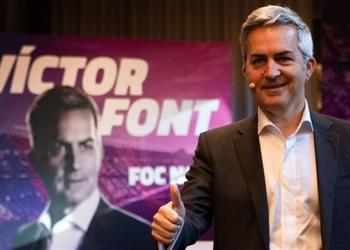 فونت يوضح موقفه من التعاقد مع تشافي وبقاء ميسي في برشلونة