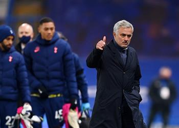 مورينيو يجيب هل يفوز توتنهام بلقب هذا الموسم