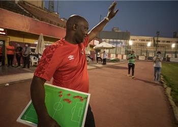موسيماني يكشف الفارق بين الدوري المصري والجنوب إفريقي وي صر ح توسلت للبقاء مع منتخب بلدي