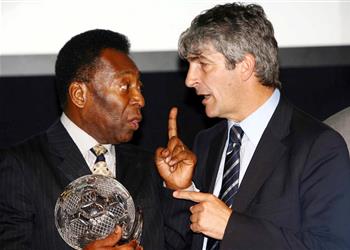 بيليه مودع ا باولو روسي برسالة مؤثرة لسوء الحظ امتلأت السماء بالنجوم