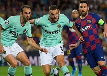 مدافع إنتر يرفض الانتقال إلى ليفربول في ميركاتو الشتاء