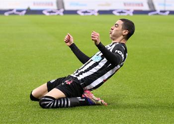 فيديو ألميرون ي سجل ثاني أسرع هدف لـ نيوكاسل في تاريخ الدوري الإنجليزي