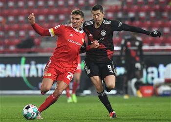 فيديو ليفاندوفسكي يقود بايرن ميونخ لتعادل إيجابي أمام يونيون برلين