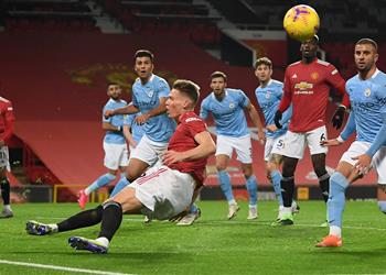 نيفيل ينتقد مانشستر سيتي وجوارديولا بعد الديربي ويؤكد الفريقان لم يرغبا في الفوز