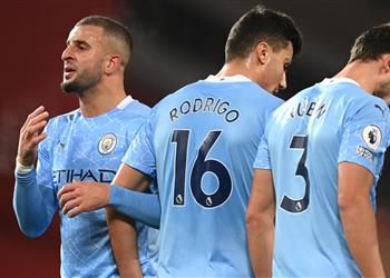 رودري هذه نقطة ضعف مانشستر سيتي وحظينا بفرص أكثر من اليونايتد