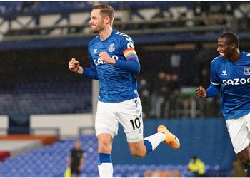 سيجوردسون بعد فوز إيفرتون على تشيلسي نريد العودة إلى طريق الانتصارات