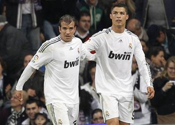 فان دير فارت أفضل رونالدو على ميسي ومارادونا الأحسن في التاريخ