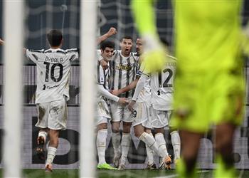 فيديو ديبالا ورونالدو يقودان يوفنتوس للفوز بثلاثية على جنوى في مباراة الأهداف الملغية