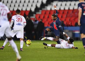 باريس سان جيرمان يعلن في بيان رسمي حجم إصابة نيمار أمام ليون
