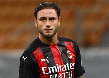 كالشيو ميركاتو ميلان يقترب من تجديد عقد كالابريا