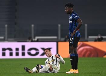 الإصابة تجبر آرثر على مغادرة مباراة يوفنتوس وأتالانتا