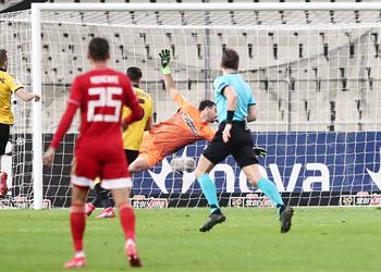 في غياب أحمد كوكا أوليمبياكوس يسقط في فخ آيك بالدوري اليوناني