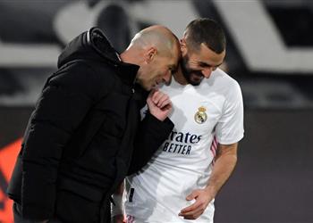 وعد فأوفى صحيفة تكشف ما دار بين بنزيما وزيدان بعد هدفيه أمام أتلتيك بلباو