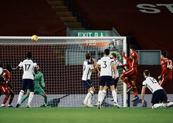 فيديو في الوقت القاتل فيرمينيو يسجل هدف ليفربول الثاني أمام توتنهام