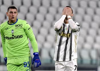 حارس مرمى أتالانتا يكشف سر تصديه لركلة جزاء كريستيانو رونالدو