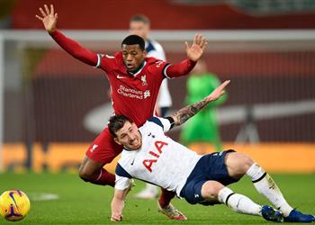 كلوب فينالدوم صرخ في وجه لاعبي ليفربول بين شوطي مباراة توتنهام