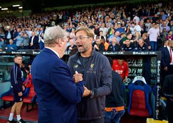 تعرف على معلق مباراة ليفربول وكريستال بالاس اليوم في الدوري الإنجليزي